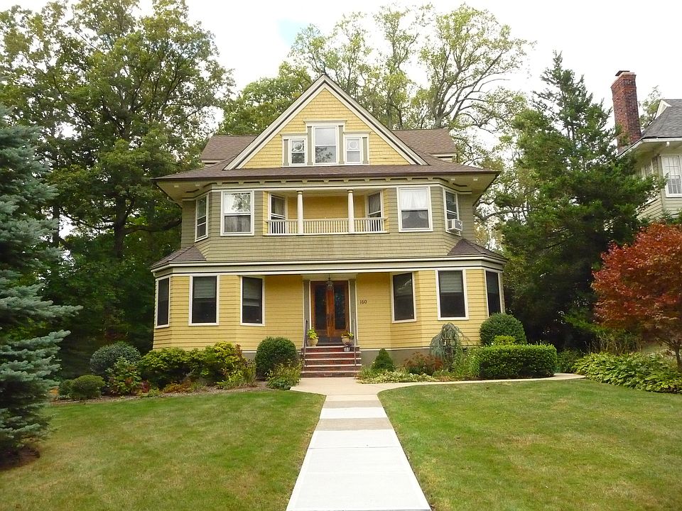 1st image of 160 Midland Ave #2