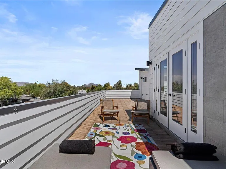 230 W Monterosa St — Photo 40