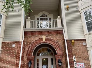 18821 Sparkling Water Dr #2/101, Germantown, MD 20874