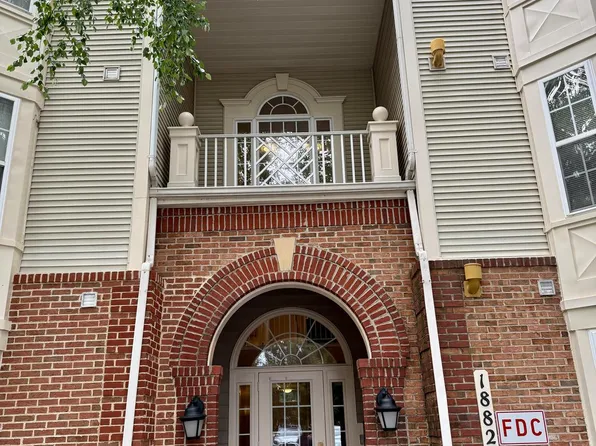 18821 Sparkling Water Dr #2/101, Germantown, MD 20874