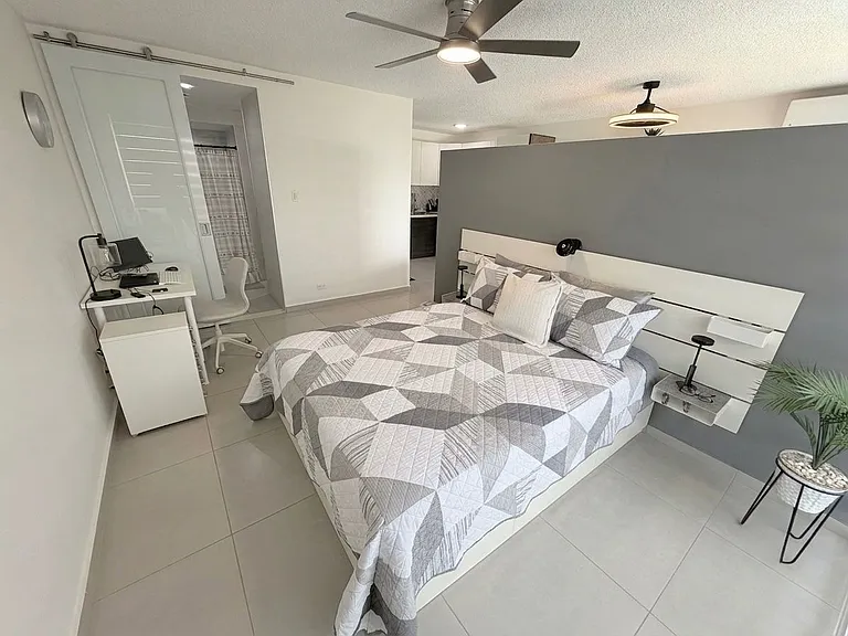 670 Avenue Ponce De Gln — Photo 9