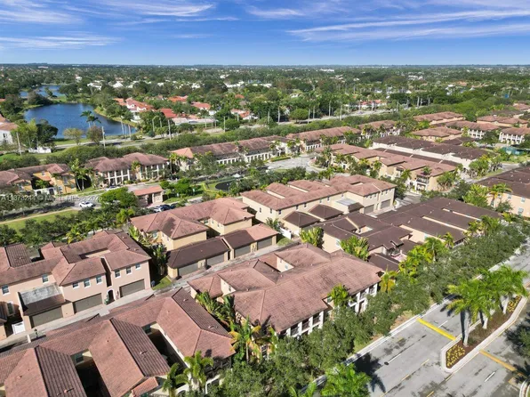 1404 SW 147th Ave, Pembroke Pines, FL 33027