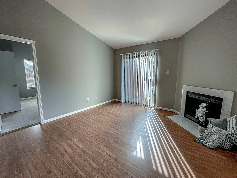 South Summit Apartments — Photo 13