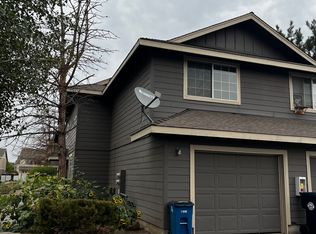 2910 SW Juniper Ave, Redmond, OR 97756
