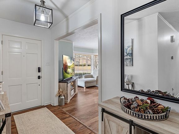 2nd image of 3712 Holloway Dr