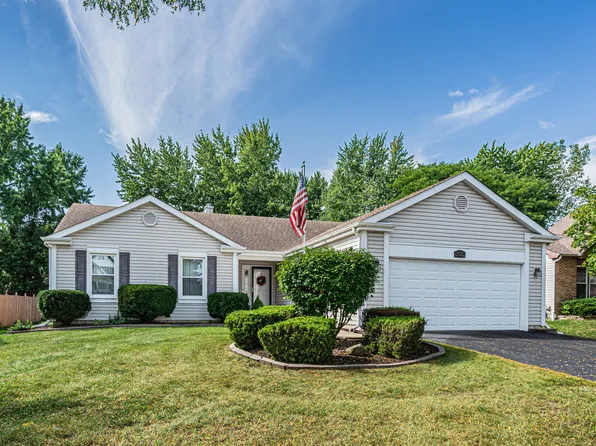 216 Timber Oaks Dr, North Aurora, IL 60542