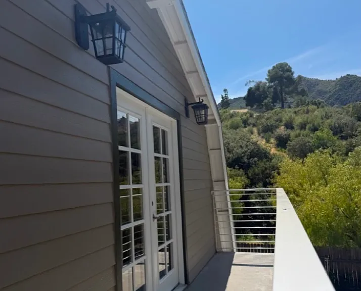 Mulholland Hwy — Photo 2