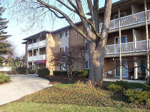 1st image of 960 S Beau Dr #106