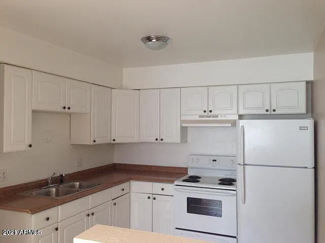 2 bed, 1.0 bath, 690 sqft, $1,025 — Photo 2