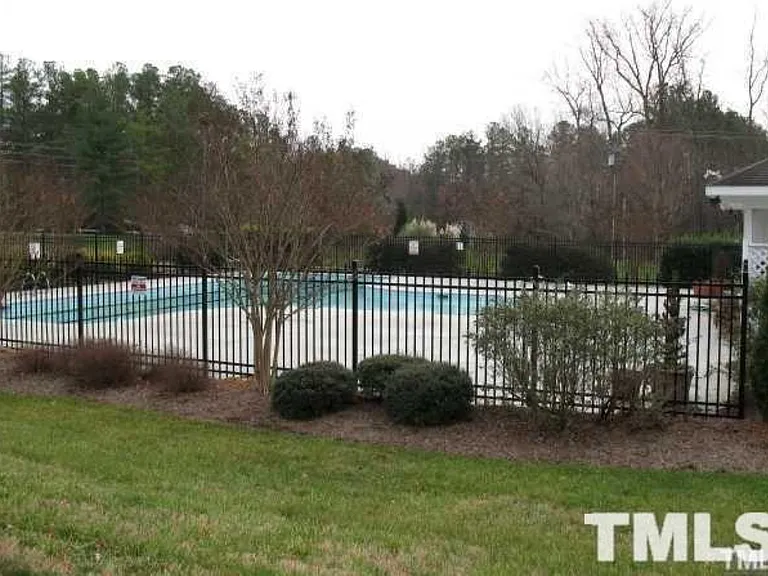 1817 Misty Hollow Ln — Photo 12