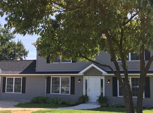 32 Canal Rd, Levittown, PA 19057