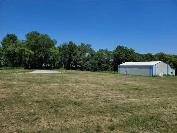 2115 N Whitney Rd, Independence, MO 64058