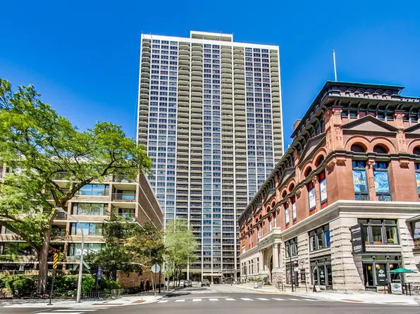 1560 N Sandburg Ter APT 2411J, Chicago, IL 60610