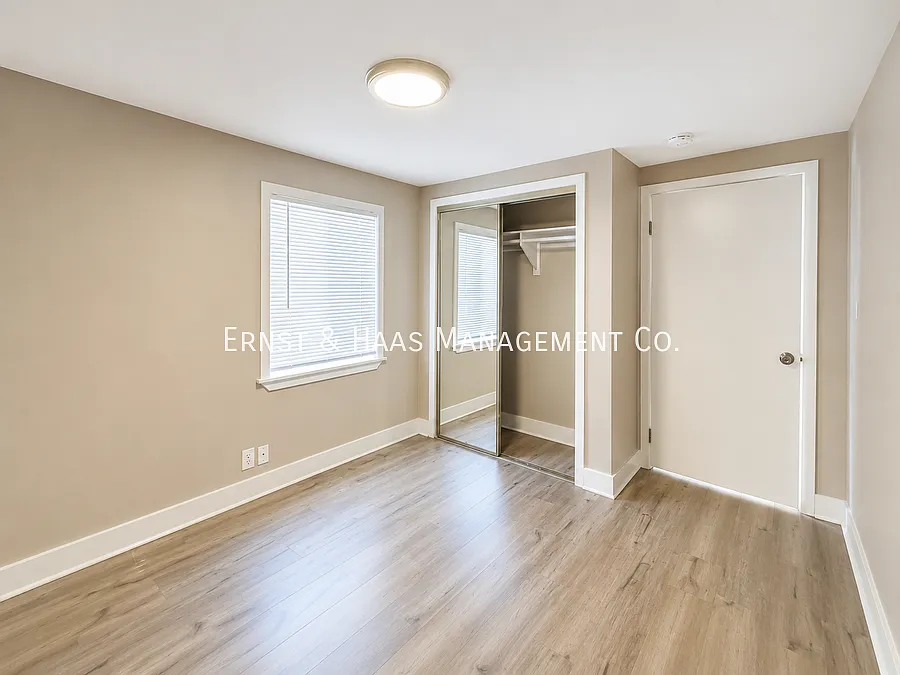 Charming 1-Bedroom Apartment Just Blocks from the Beach! — Photo 4