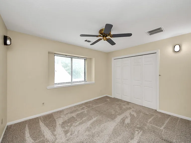 10503 Great Plains Ln — Photo 29