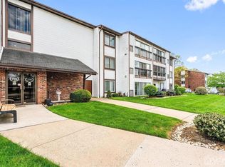 278 Crosse Dr APT 1B, Monroe Township, NJ 08831