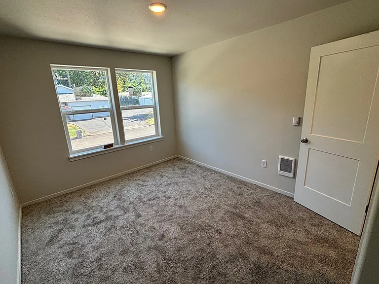 2723 NW 12th Ave — Photo 13
