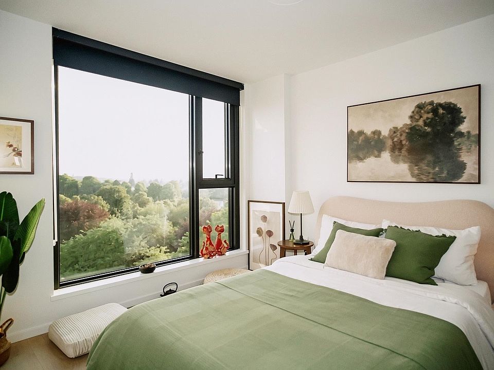 1st image of 2729 Kingsway #802