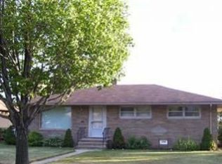 4129 Rabbit Run Dr, Brooklyn, OH 44144