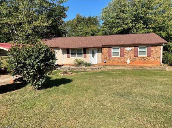 1610 Ballymena Dr, Reidsville, NC 27320