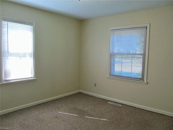 5th image of 16113 Westdale Ave