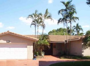 13921 Cypress Ct, Miami Lakes, FL 33014