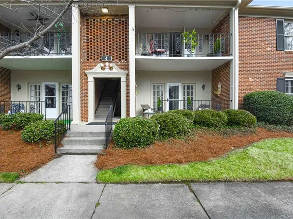 4 Fountain Manor Dr Unit A, Greensboro, NC 27405