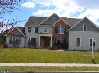 60 Hawthorne Dr, Hershey, PA 17033