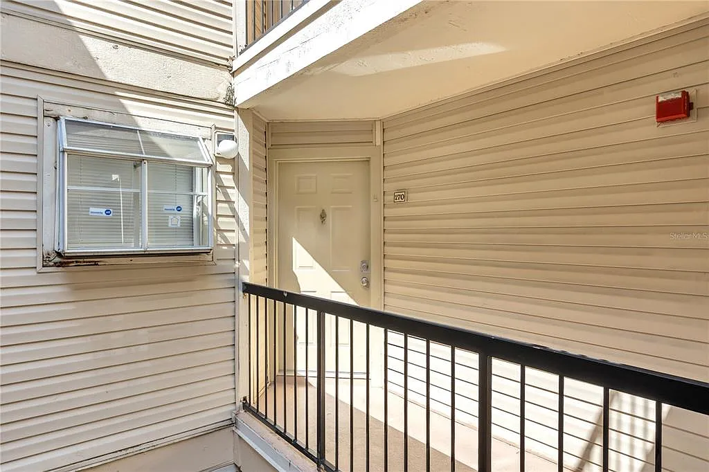 1 bed, 1.0 bath, 526 sqft, $1,250 — Photo 2