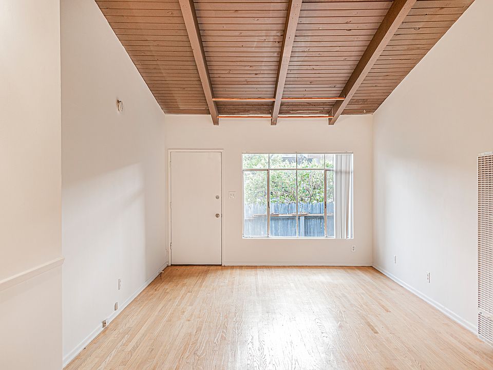 1st image of 823 Pacific St #4