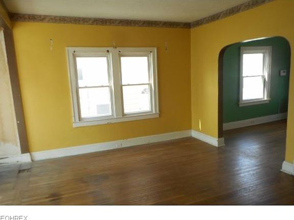 3rd image of 3484 W 118th St