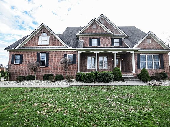 2nd image of 1389 Clubhouse Ln