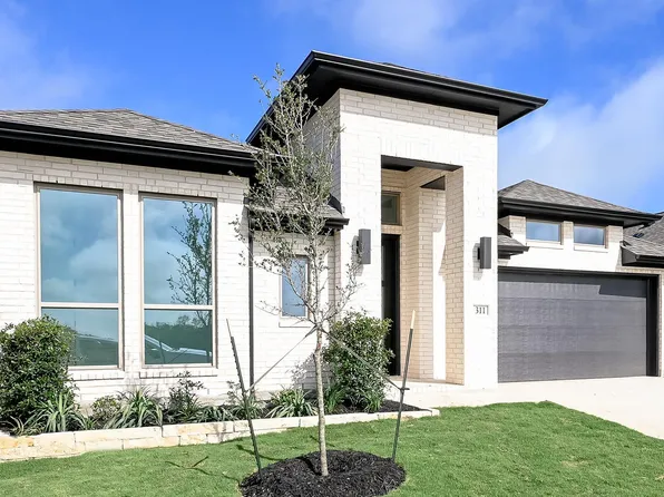 311 Melody Rd, Lockhart, TX 78644