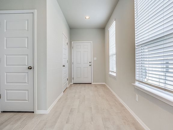 4th image of 146 White Dunes Dr