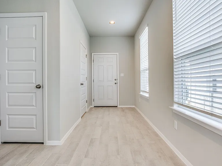 146 White Dunes Dr — Photo 4