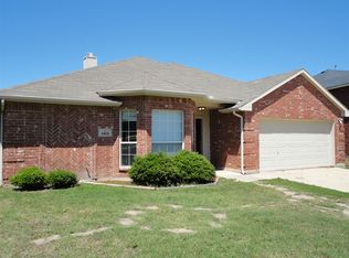1212 Topeka Dr, Saginaw, TX 76131