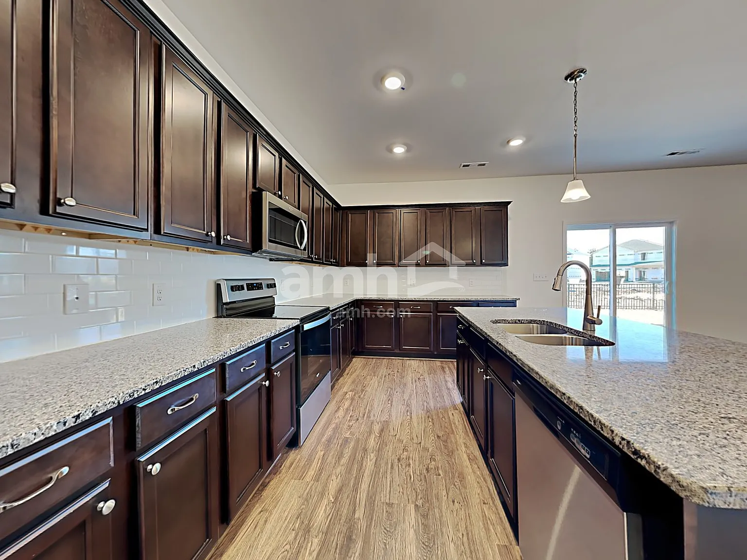 5 bed, 3.0 bath, 2553 sqft, $2,790 — Photo 3