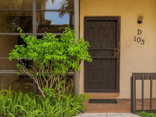 800 NE 199th St APT 105D, Miami, FL 33179