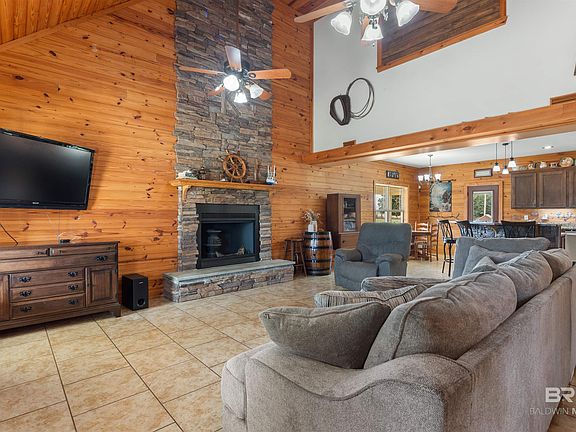 4th image of 17505 Resmondo Rd