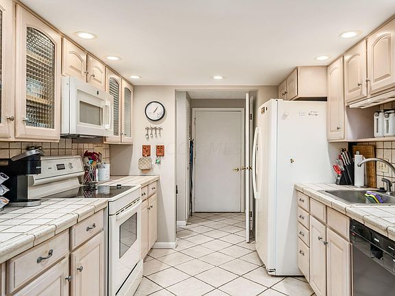 2nd image of 5076 Schuylkill St