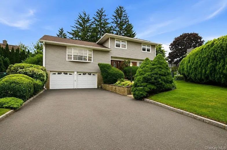5 bed, 2078 sqft, $7,795 — Photo 1