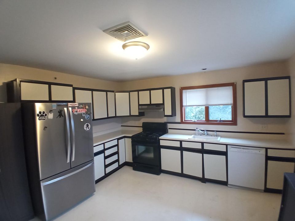 1st image of 135 Park Ave Floor 2
