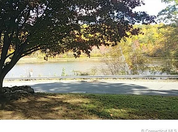 3rd image of 75 Lake Shore Dr