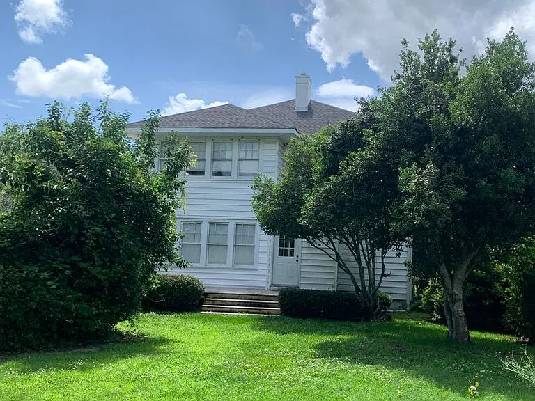 23 Colonial Dr — Photo 12