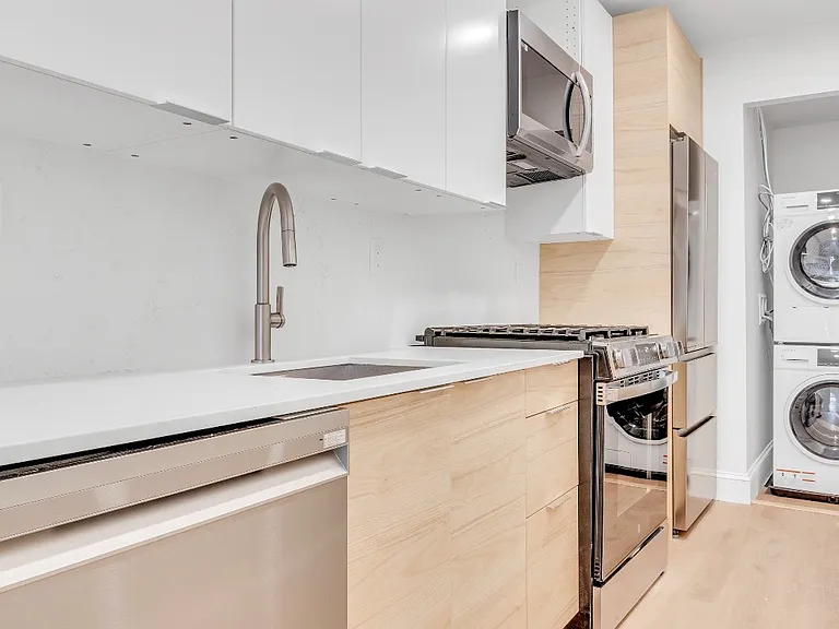 316 Summit Ave #102 — Photo 1