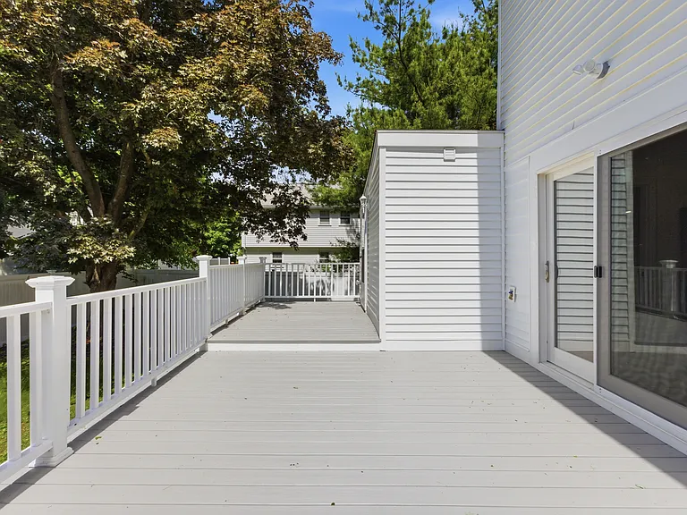 35 Williams St — Photo 18