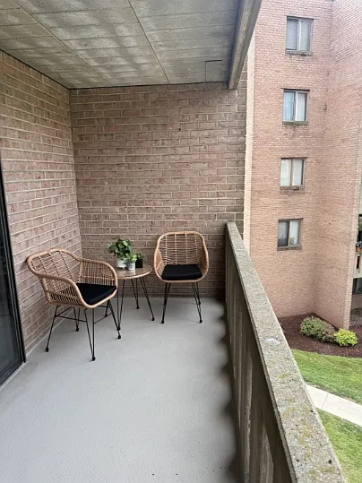 Wellington Square Apartments — Photo 29