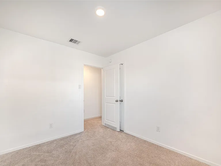 21458 Carosella Dr — Photo 23