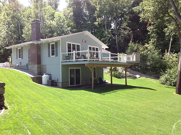 3rd image of 25 Wachusett Dr