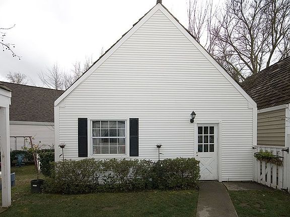 4th image of 11 Heritage Wood Cir